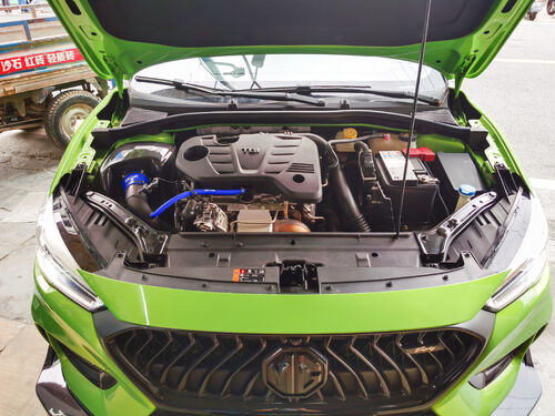 أحدث حالة شركة حول تمت ترقية MG6 بصندوق سحب مصنوع من ألياف الكربون، مما يفتح بُعدًا جديدًا للأداء