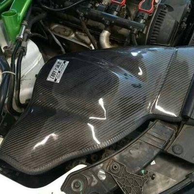 الصندوق الهوائي من ألياف الكربون خفيف الوزن قوي وأنيق